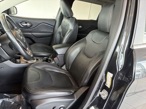 Used 2014 Jeep Cherokee Latitude w/ Comfort/Convenience Group image 19