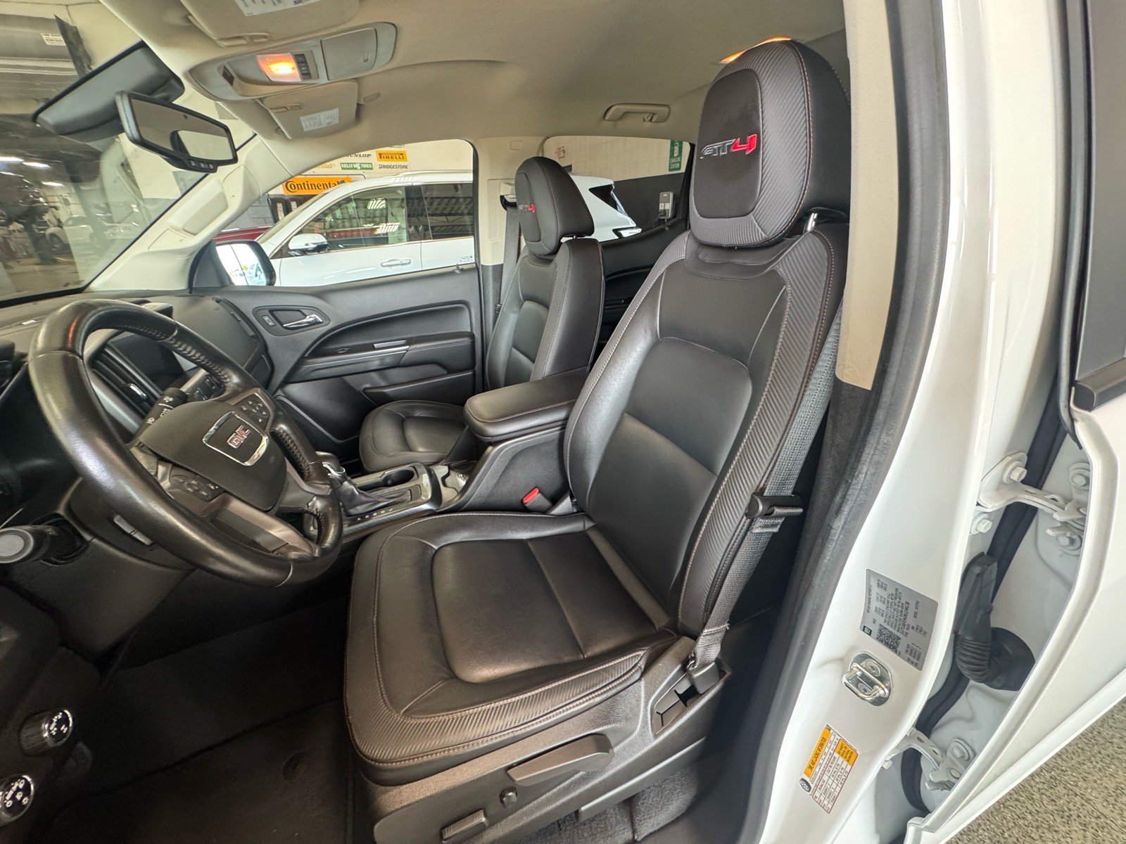 Used 2022 GMC Canyon AT4 w/ Trailering Package AWD/4WD image 18