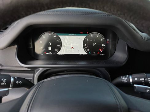Used 2023 Land Rover Defender 110 V8 AWD/4WD image 21