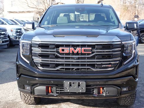 Used 2024 GMC Sierra 1500 AT4 image 5