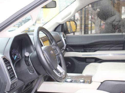 Used 2018 Ford Expedition Platinum image 21