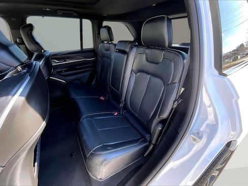 Certified 2023 Jeep Grand Cherokee Overland w/ Luxury Tech Group IV image 24