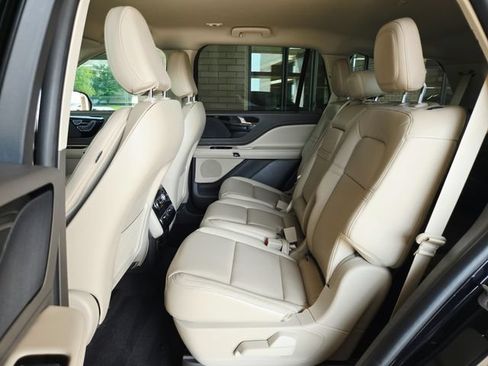 Used 2021 Lincoln Aviator 2WD image 14