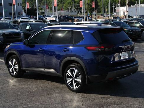 Certified 2024 Nissan Rogue SL w/ SL Premium Package AWD/4WD image 3