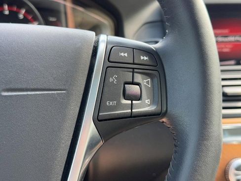 Used 2017 Volvo XC60 T5 Inscription w/ Preferred Option Package image 18