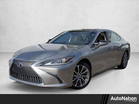 Used 2019 Lexus ES 300h image 1