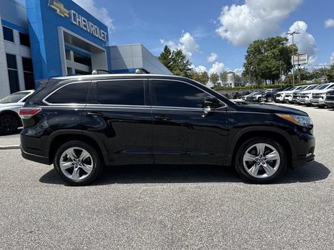 Used 2016 Toyota Highlander Limited FWD image 2