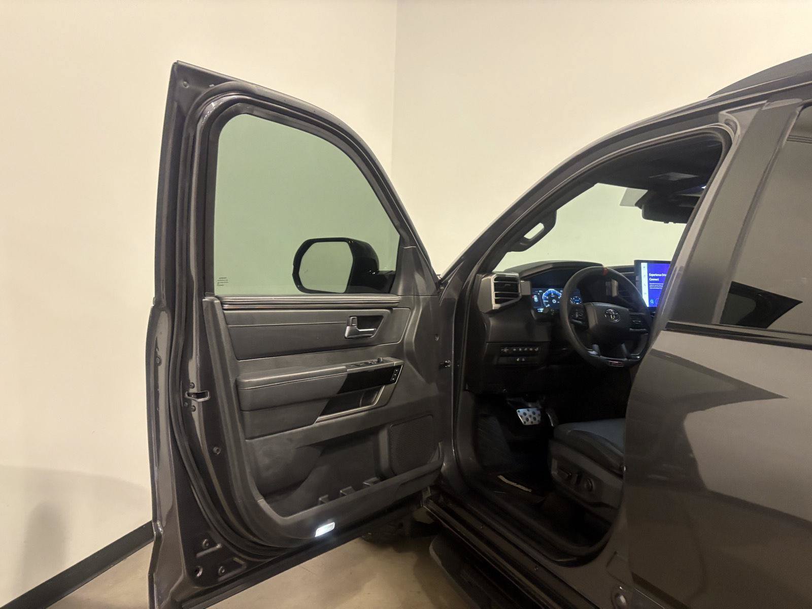 Used 2025 Toyota Sequoia 4WD image 15