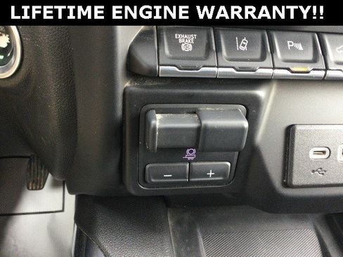 Certified 2022 GMC Sierra 3500 Denali image 23