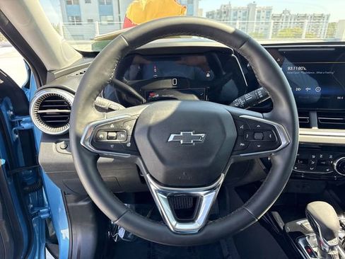 Used 2025 Chevrolet Trax ACTIV w/ Driver Confidence Package FWD image 14