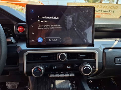 Certified 2025 Toyota Tacoma TRD Off-Road AWD/4WD image 22