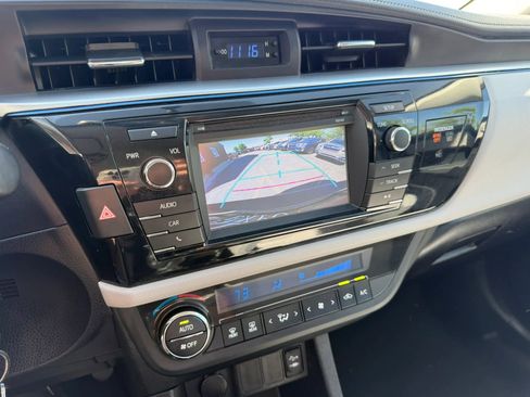 Used 2015 Toyota Corolla LE FWD image 19