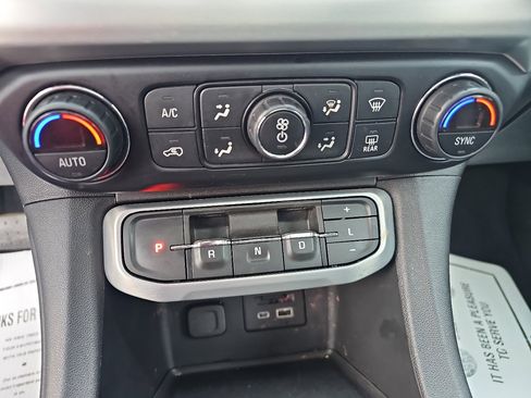 Used 2021 GMC Acadia SLT w/ Technology Package image 18