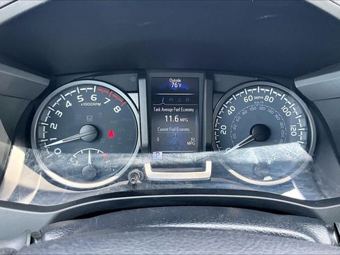 Used 2021 Toyota Tacoma TRD Off-Road w/ Technology Package AWD/4WD image 25