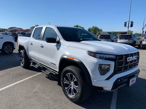 Used 2023 GMC Canyon AT4 w/ AT4 Premium Package AWD/4WD image 4