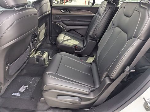 New 2026 Jeep Grand Cherokee L Limited RWD image 9