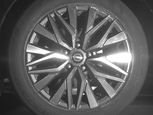 Used 2025 Nissan Altima 2.5 SV FWD image 14