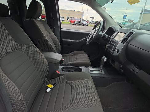 Used 2019 Nissan Frontier SV RWD image 9