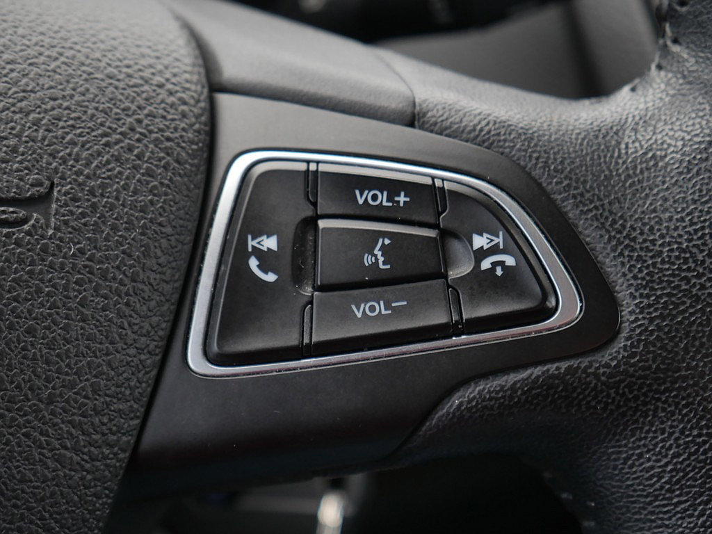 Used 2016 Ford Focus SE w/ SE Cold Weather Package FWD image 33