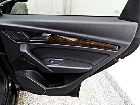 Used 2019 Audi Q5 2.0T Premium image 12