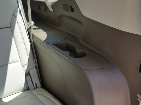 Used 2023 GMC Yukon XL Denali image 31