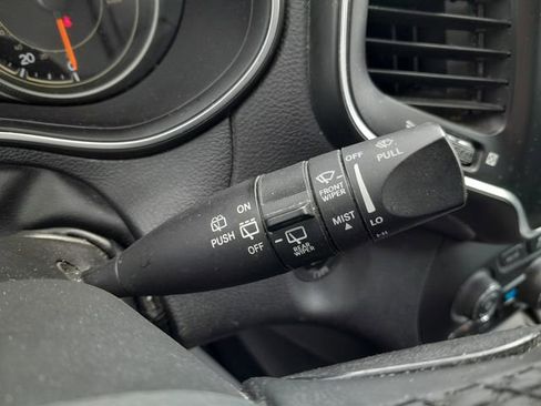 Used 2021 Jeep Cherokee Latitude Lux AWD/4WD image 17