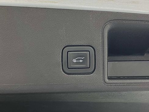 Used 2024 GMC Terrain SLT FWD image 10