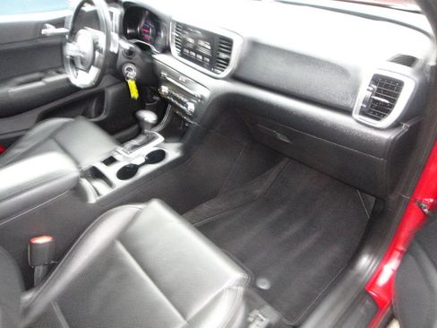 Used 2020 Kia Sportage S image 14