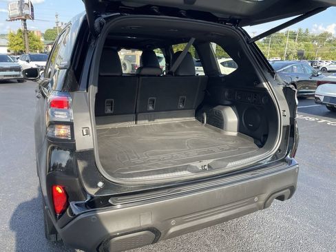 Used 2025 Subaru Forester Touring w/ Popular Package - Touring AWD/4WD image 38