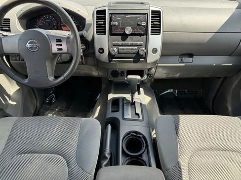 Used 2011 Nissan Frontier SV RWD image 2