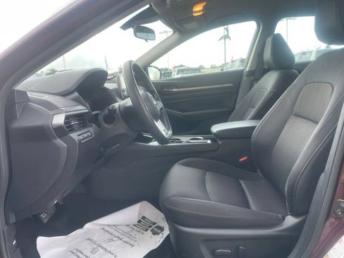 Used 2023 Nissan Altima 2.5 SV FWD image 12