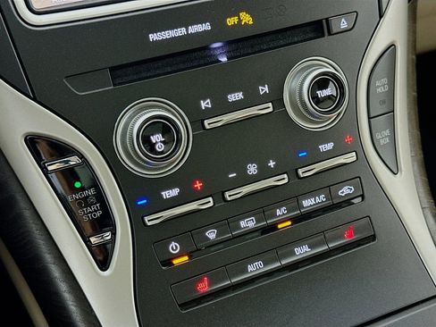 Used 2019 Lincoln Nautilus Select image 17