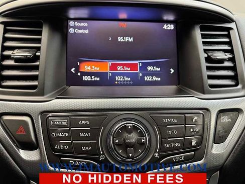 Used 2019 Nissan Pathfinder SL image 24