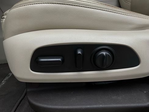 Used 2017 GMC Acadia Denali image 12