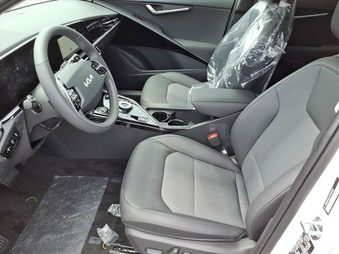 New 2026 Kia Niro Wind w/ Wind Preserve Package FWD image 10