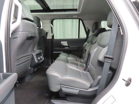 Used 2025 Ford Expedition Active image 11
