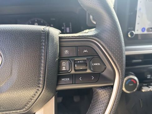 Used 2025 Toyota 4Runner SR5 AWD/4WD image 16