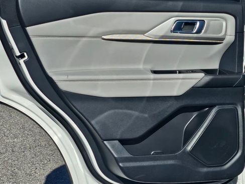 New 2026 Ford Explorer Active w/ Active Comfort Package image 34