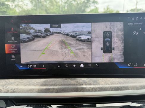 Used 2025 BMW X7 xDrive40i w/ Premium Package AWD/4WD image 14