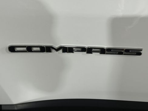 Used 2023 Jeep Compass Latitude AWD/4WD image 28