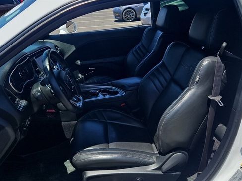 Used 2017 Dodge Challenger SRT Hellcat RWD image 7