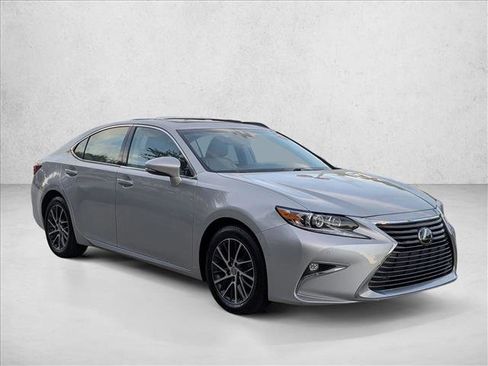 Used 2017 Lexus ES 350 image 2