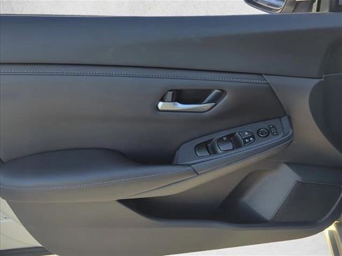 Used 2022 Nissan Sentra SV FWD image 7
