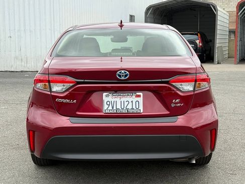 Used 2025 Toyota Corolla LE w/ LE Premium Package FWD image 10