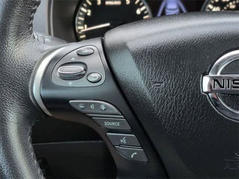 Used 2017 Nissan Pathfinder Platinum w/ Family Entertainment Package image 26