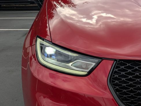 New 2026 Chrysler Pacifica Limited w/ S Appearance Package image 9