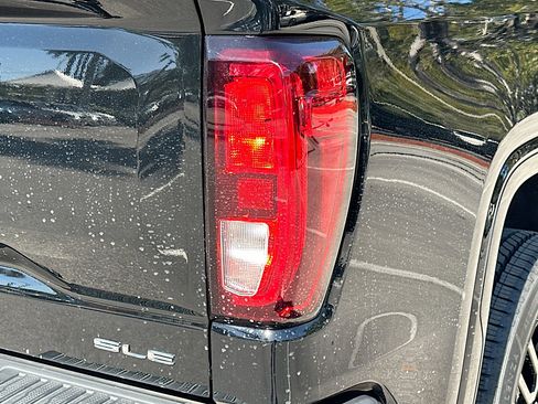 Used 2024 GMC Sierra 1500 SLE w/ Preferred Package image 29