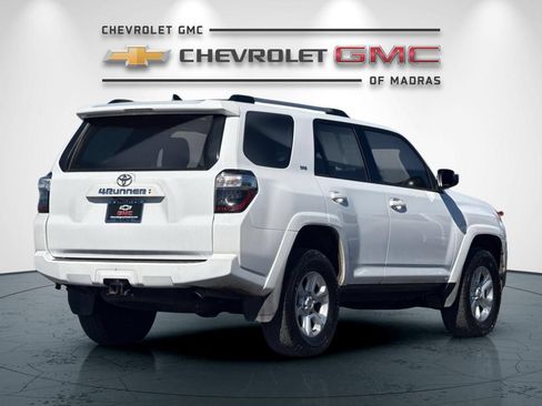 Used 2024 Toyota 4Runner SR5 AWD/4WD image 3