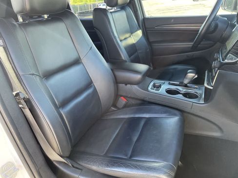 Used 2020 Jeep Grand Cherokee Limited AWD/4WD image 22