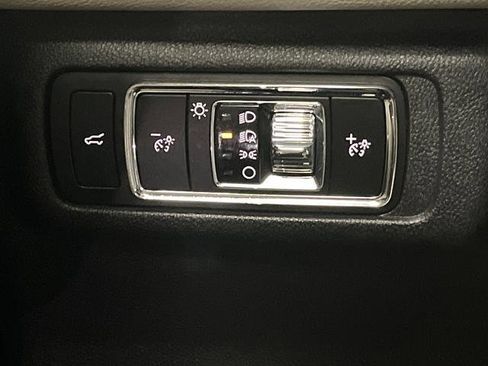 Used 2025 Lincoln Corsair Reserve w/ Towing Package image 24